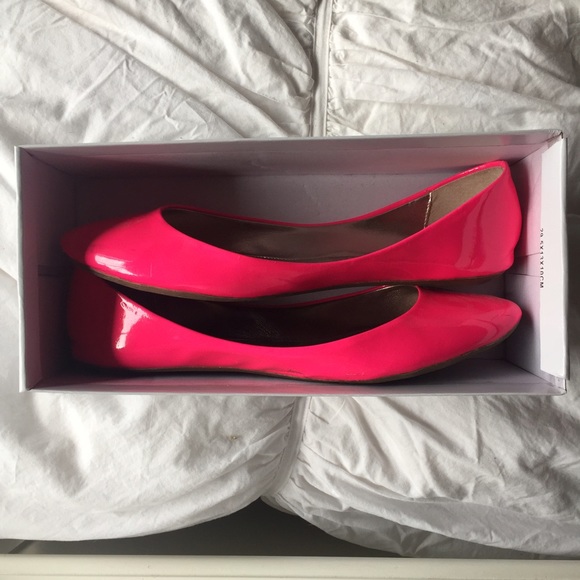 Steve Madden Neon Pink flats