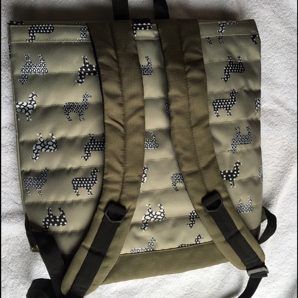 toms llama backpack