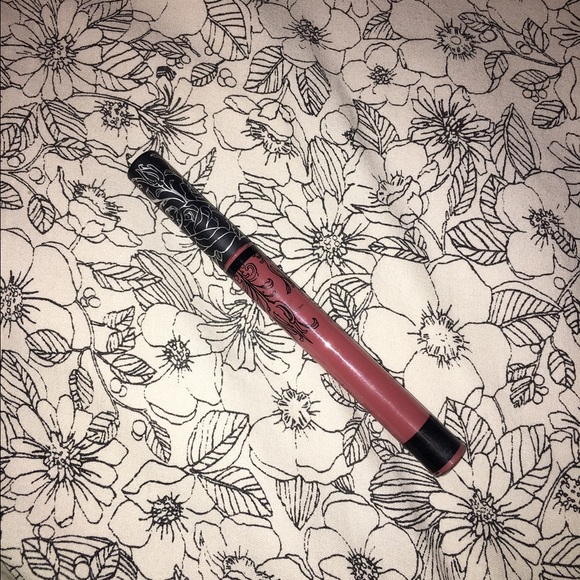 Kat Von D liquid lipstick Lolita