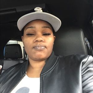 Meet your Posher, Sarina