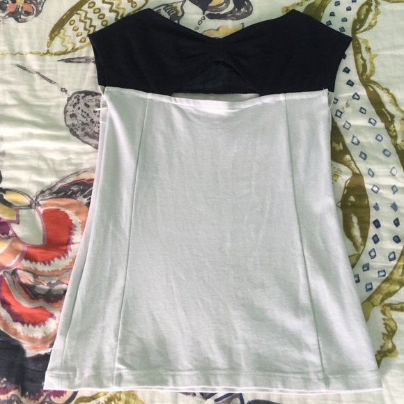 Banana Republic Open Back Tee - Picture 2 of 3