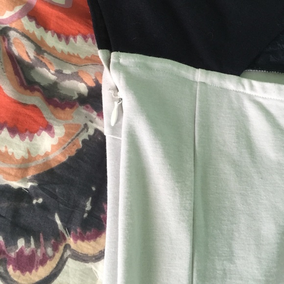 Banana Republic Open Back Tee - Picture 3 of 3