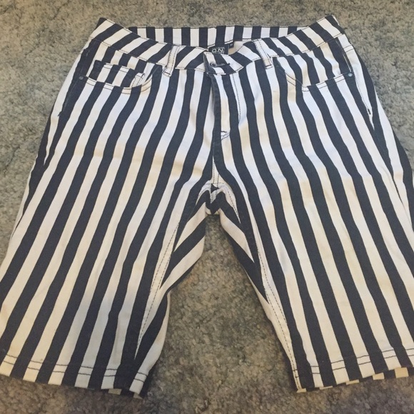 Striped shorts. Size medium