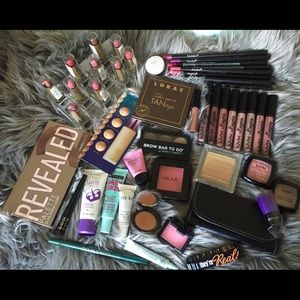 Makeup lot!!!