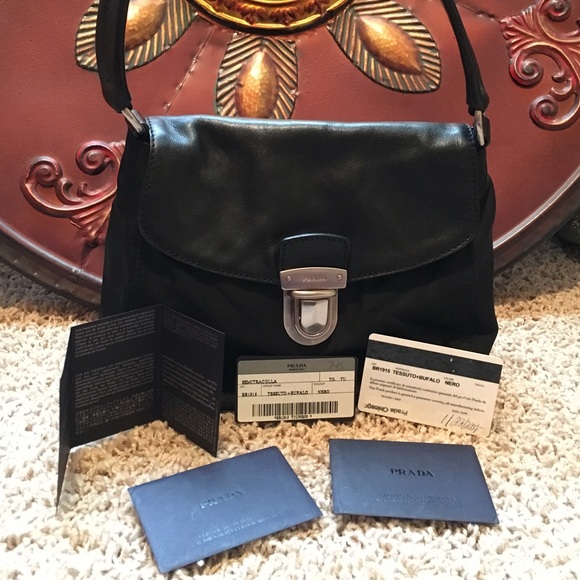 Prada Handbags - Prada Handbag 😊TRADE DO NOT BUY😊