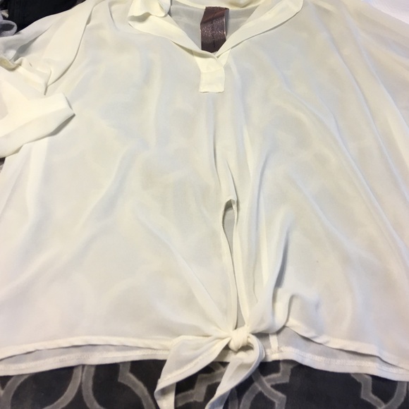 Off White Collared Tie Shirt - Picture 1 of 4