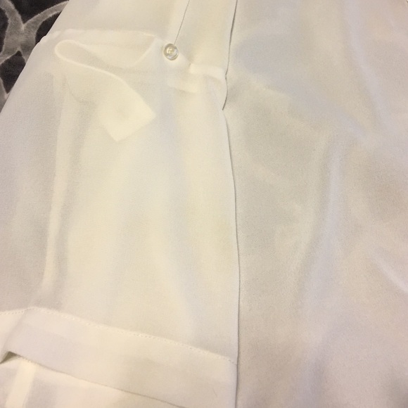 Off White Collared Tie Shirt - Picture 3 of 4