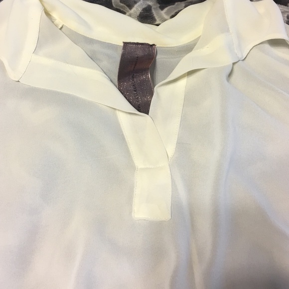 Off White Collared Tie Shirt - Picture 4 of 4