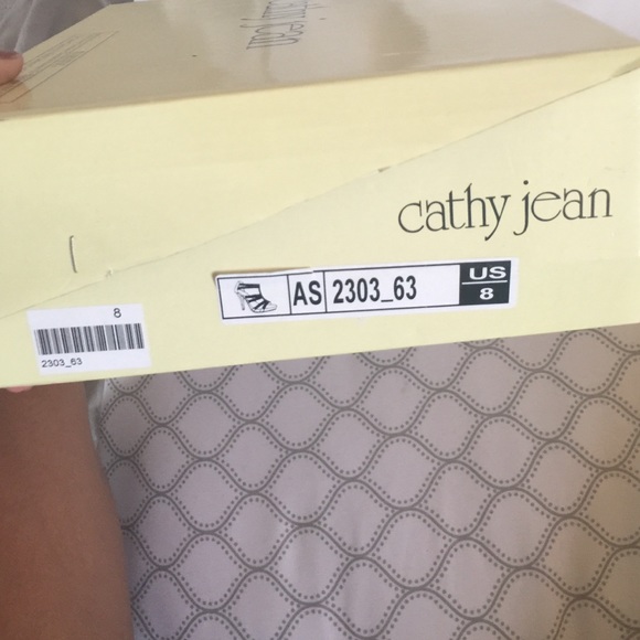 Champagne colored heels size 8 - Picture 1 of 4