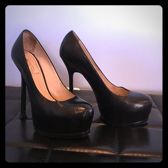 YsL platform high heels black leather.