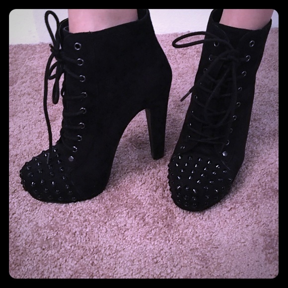 Suede black boots:) great condition 👢💋