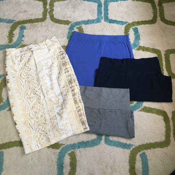 Selling a bundle of skirts
