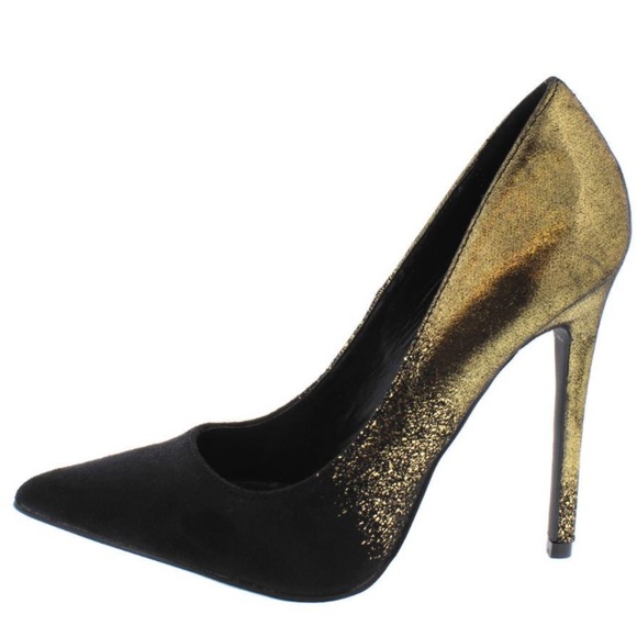 Black/gold pumps