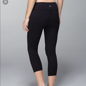 Lululemon cropped wunder under