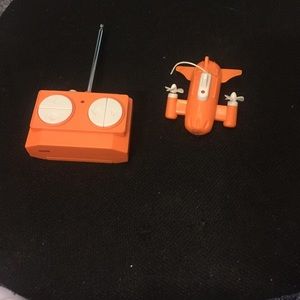 Remote controlled submarine