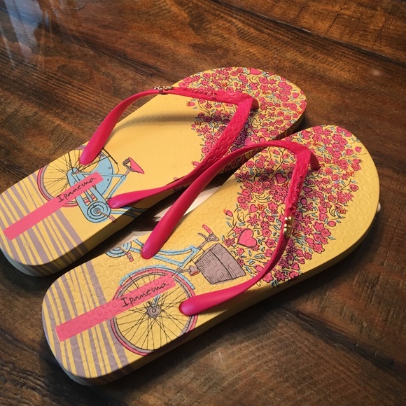 Flip Flops - Picture 1 of 4