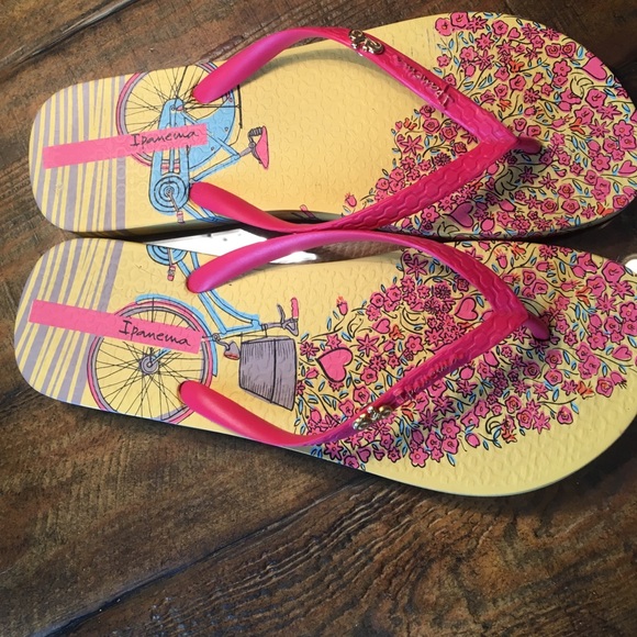 Flip Flops - Picture 3 of 4