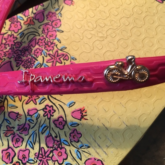 Flip Flops - Picture 4 of 4