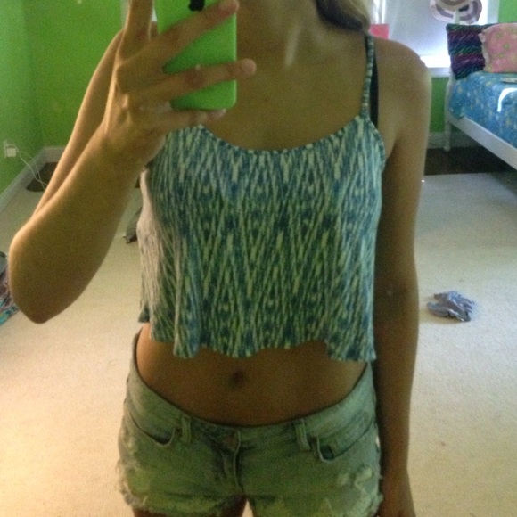 Crop top