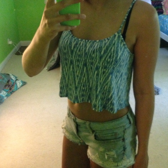 Crop top - Picture 2 of 2