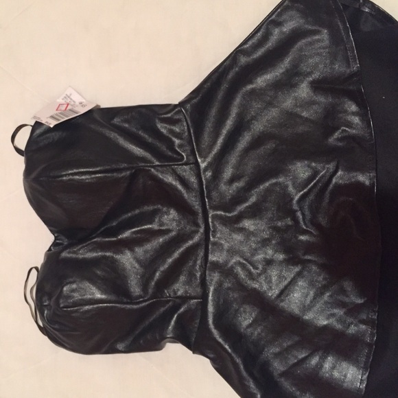 Black strapless dress - Picture 2 of 4