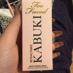 New too faced teddy bear kabuki brush
