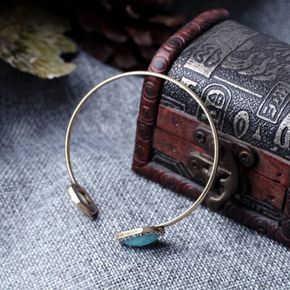 Turquoise marble stone cuff bracelet - Picture 4 of 4