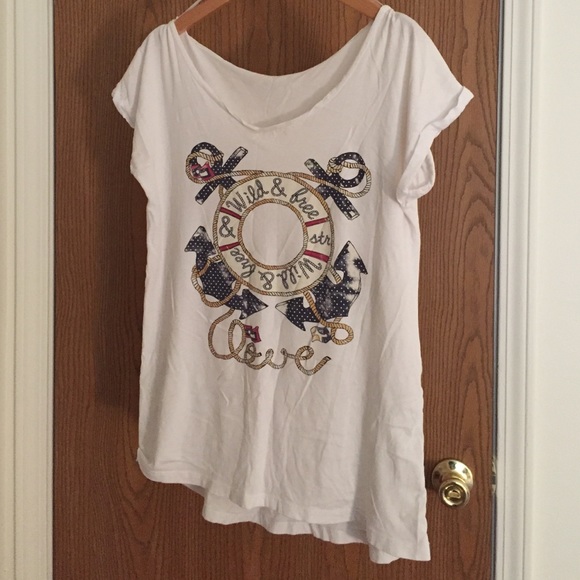 Wide white T shirt