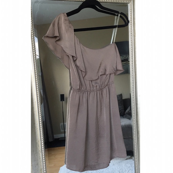 💗✨PRICE FIRM✨💗Pookie & Sebastian One Shoulder