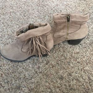 Tan boots size 6