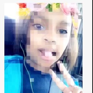 Meet your Posher, Mia