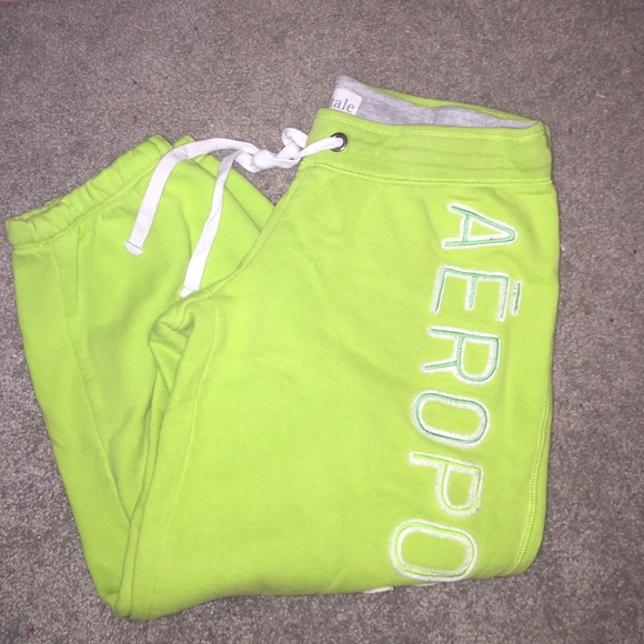 Green Aeropostale cropped sweats