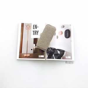 •HP best in bags• Badgley Mischka Susan  clutch