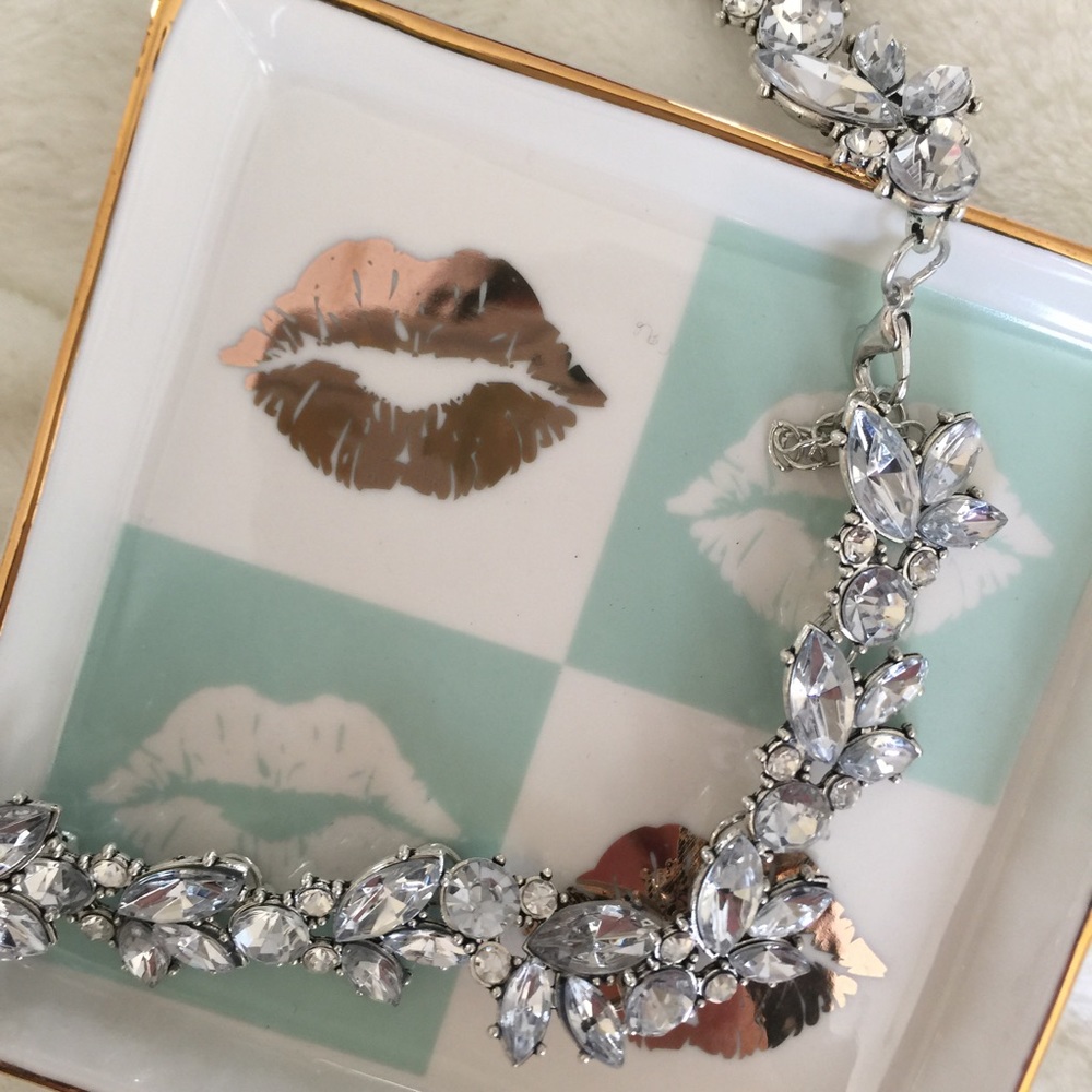 Crystal Statement Necklace - Picture 6 of 7