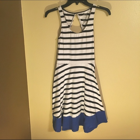 Maxi dress with opened back