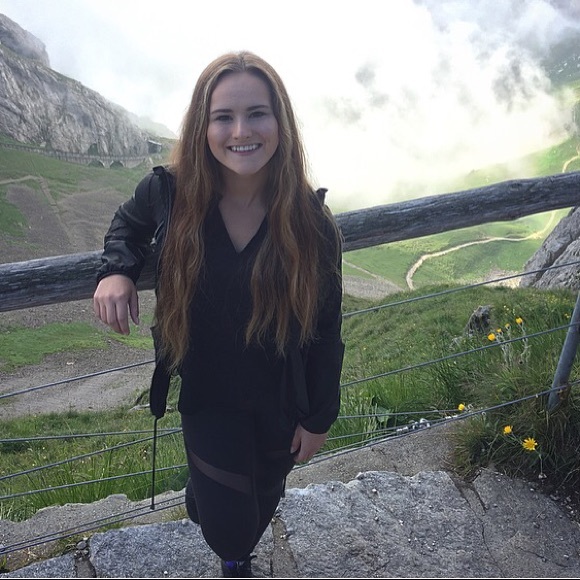 Meet your Posher, Brooke