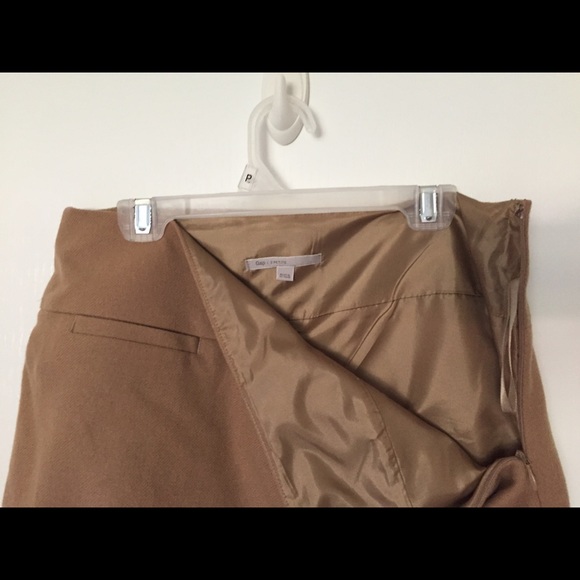 GAP Wool Mini Skirt in Camel - Size 2P - Picture 3 of 4