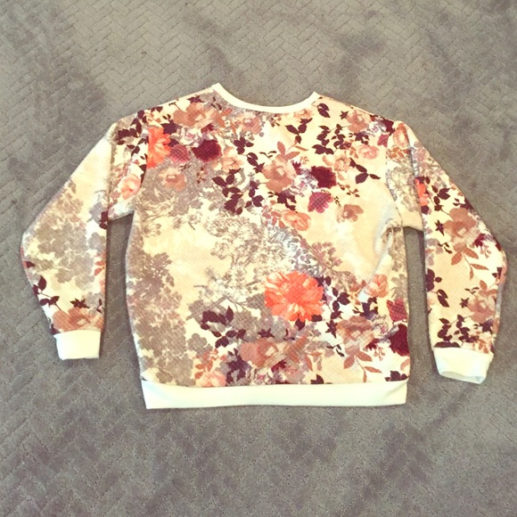 Floral oversized sweater NWOT