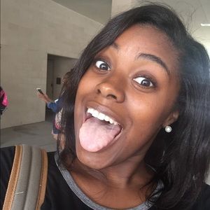 Meet your Posher, Mya