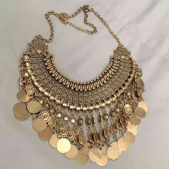 Aldo statement necklace