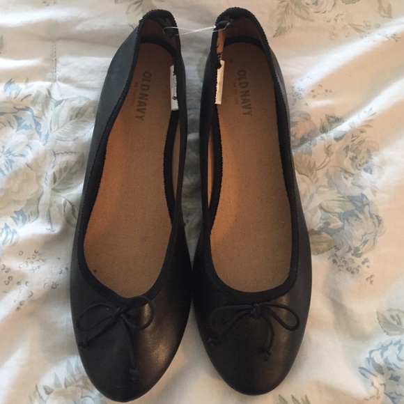 Brand new!!! Black flats with small bow!