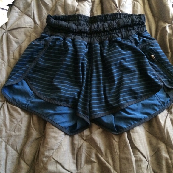 Lululemon blue striped running shorts 👟☮