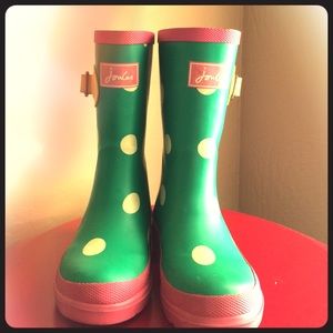 🎉HP🎉Girls rain boots ☔️ from Cambridge England.