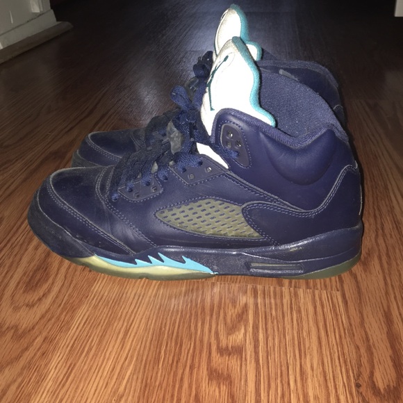 NIKE Jordan's - Picture 2 of 3