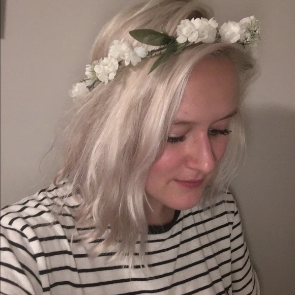 White Flower Crown