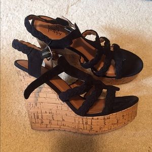 Black and cork wedges