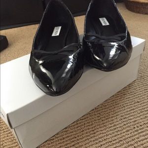 Black Steve Madden Pointed Ballet Flat