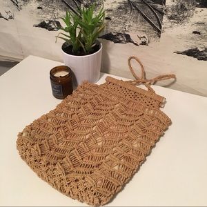 Beautiful Vintage Woven Straw Bag