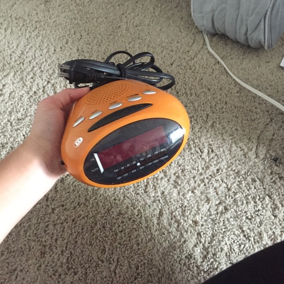 Digital alarm clock