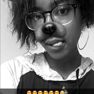 Meet your Posher, Yanna